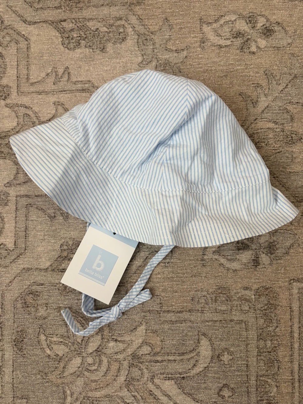 bella bliss NWT Light Blue & White Striped seersucker sun hat w Chin Ties